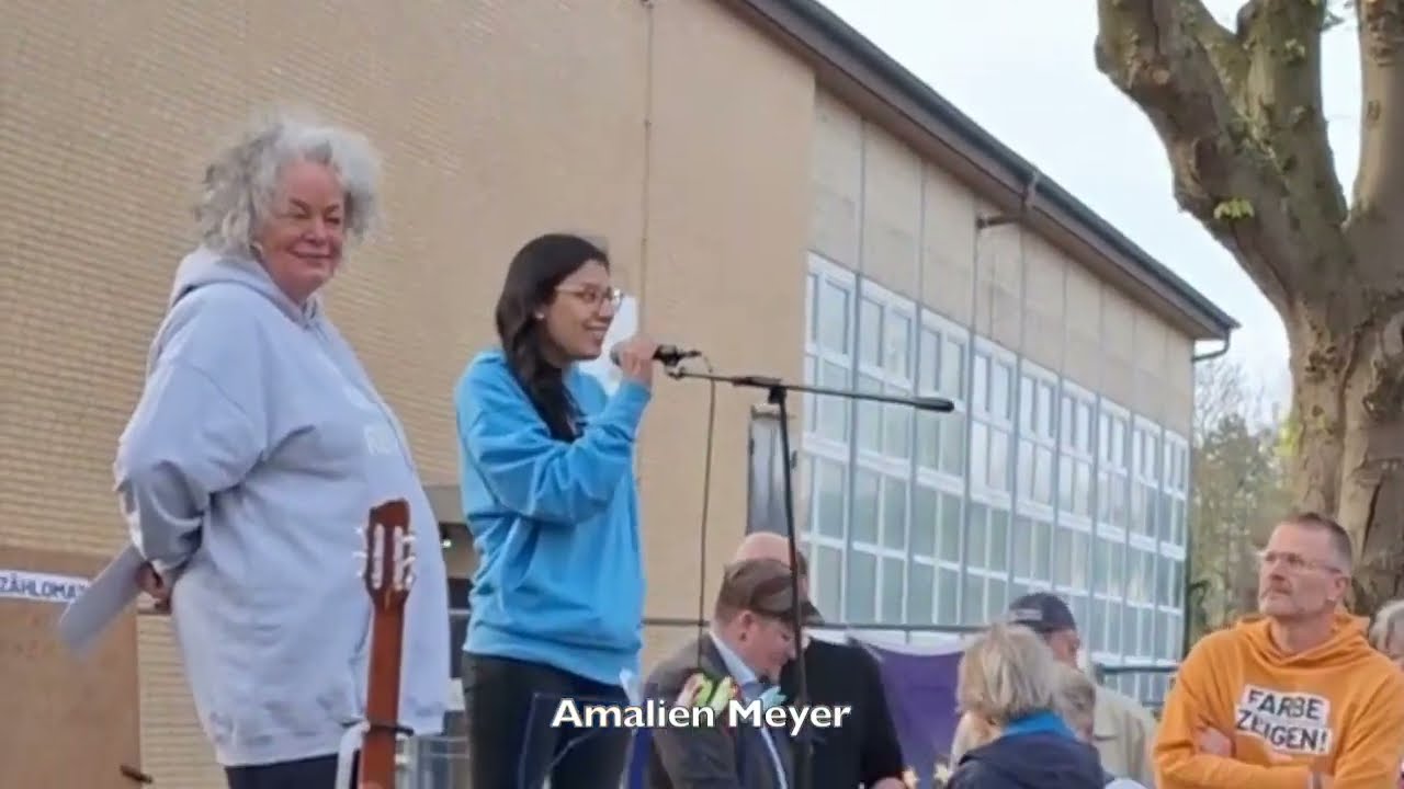 Demokratische Kreuze gegen Hakenkreuze